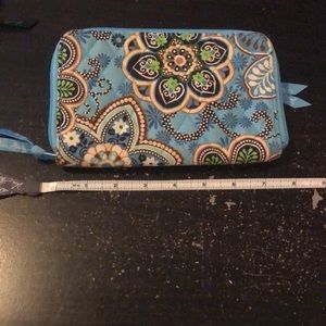 Vera Bradley zip around wallet